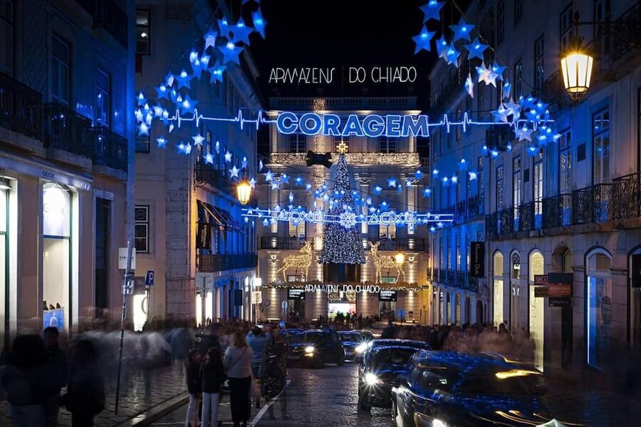 Lisbon: Private Christmas Lights Tour by Eco Tuk Tuk - Baixa Pombalina and Commerce Square