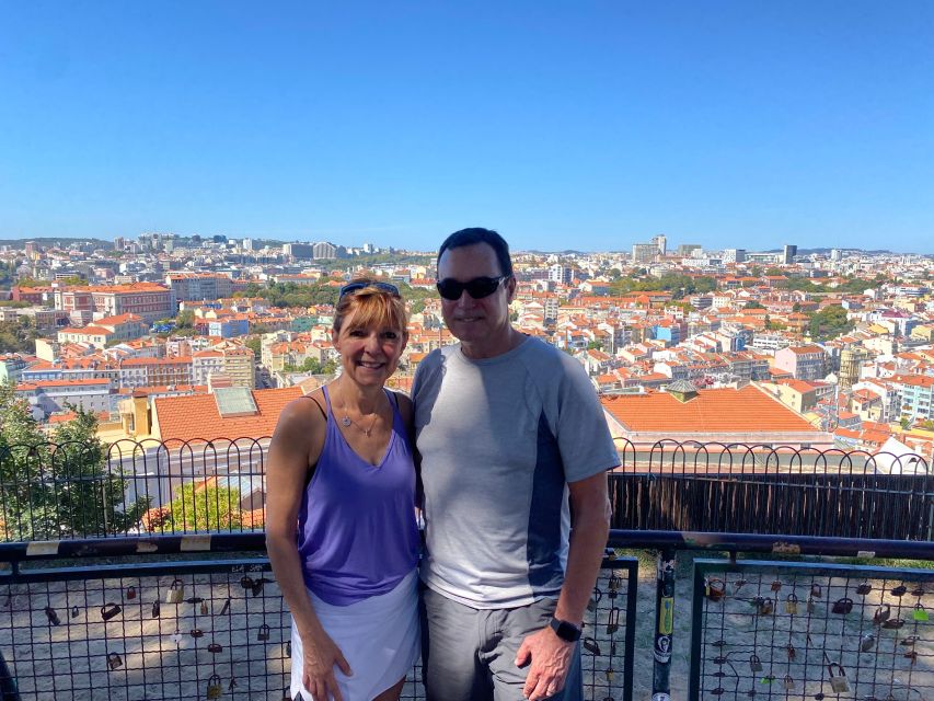 Lisbon: Private City Sightseeing Tour by Tuk-Tuk - São Vicente, the Pantheon, and the flea market