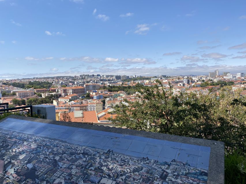 Lisbon: Private City Sightseeing Tour by Tuk-Tuk - Along the Tagus to Commerce Square