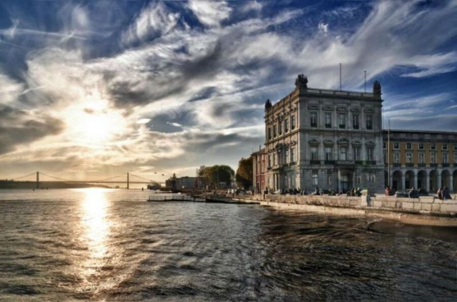 Lisbon: Private City Tour by Eco Tuk Tuk - Lisbon Cathedral, Alfama, and Portas do Sol