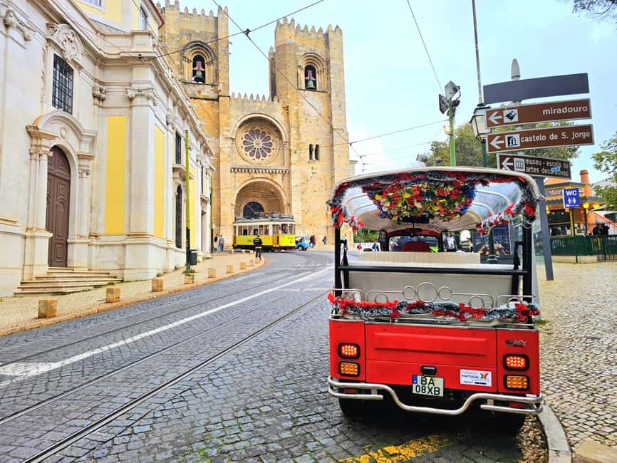 Lisbon: Private city tour by tuktuk alfama up to 90 min - Saint Anthony and Lisbon Cathedral