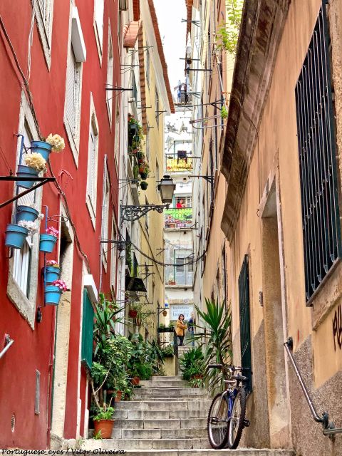 Lisbon: Private City Tour in Alfama and Chiado with Tuk Tuk - Key points to know before booking