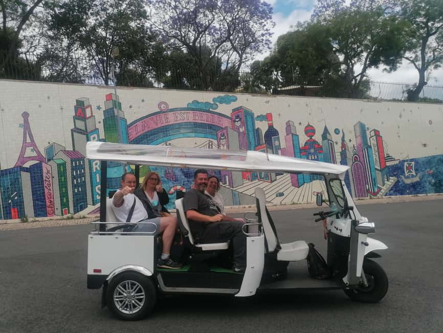 Lisbon: Private City Tour in Alfama and Chiado with Tuk Tuk - What the private format adds
