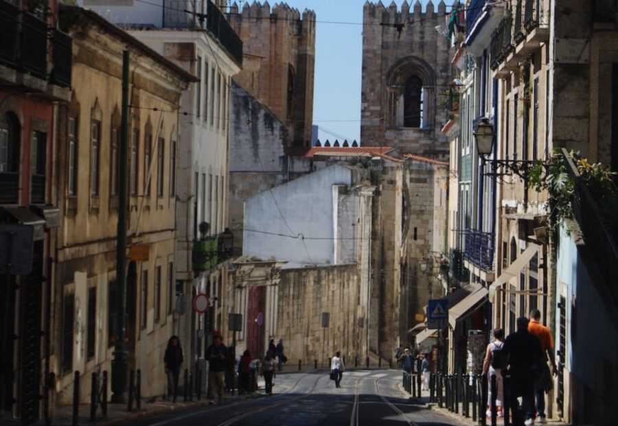 Lisbon: Private Expert City Tour by Eco Tuk Tuk - Key points to know before booking