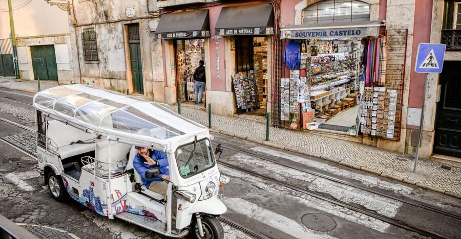 Lisbon: Private Expert City Tour by Eco Tuk Tuk - Miradouro da Senhora do Monte and Graça