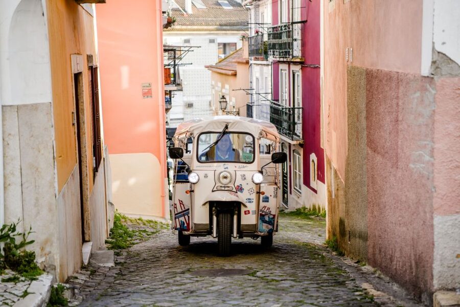 Lisbon: Private Food & Wine City Tour by Eco Tuk Tuk - What the food and wine portion is really like