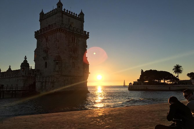 Lisbon: Private Guided Electric Tuk Tuk Tour with Tastings - What the private guide adds