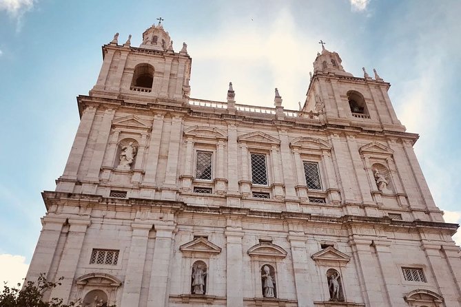 Lisbon: Private Guided Electric Tuk Tuk Tour with Tastings - Meeting point, timing, and practical details