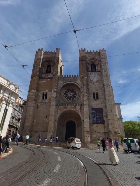 Lisbon:Private guided historical sightseeing Tour by TUK-TUK - Why Lisbon Works So Well From a Tuk-Tuk