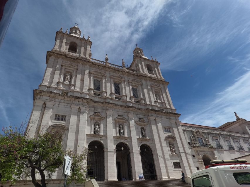 Lisbon:Private guided historical sightseeing Tour by TUK-TUK - The Seven Hills Tour Without the Hard Climb