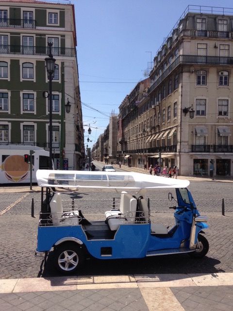 Lisbon: Private Guided Tour of Historical Center by Tuk Tuk - Why a tuk tuk works so well in Lisbon