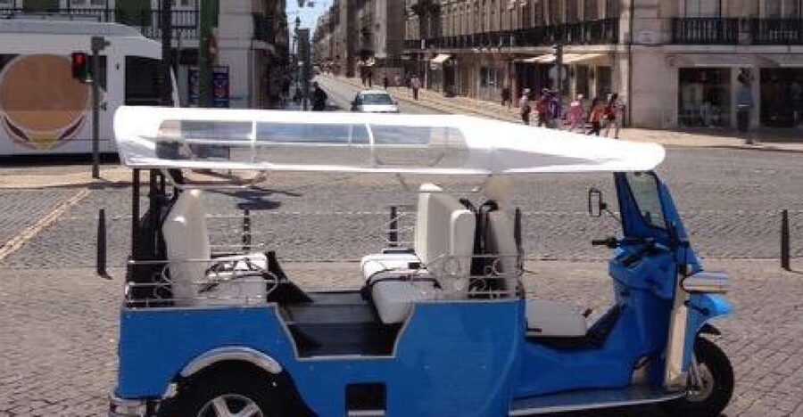 Lisbon: Private Guided Tour of Historical Center by Tuk Tuk - Alfama and the castle hills