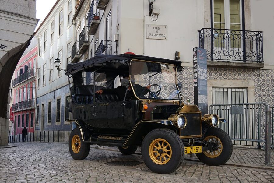 Lisbon: Private Guided Tuk-Tuk Tour with Hotel Pickup - Why a tuk-tuk makes sense in Lisbon