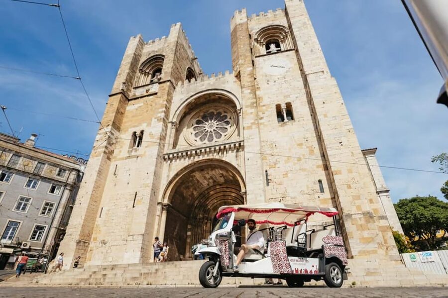 Lisbon: Private Guided Tuk-Tuk Tour with Hotel Pickup - São Vicente de Fora and the Fado atmosphere