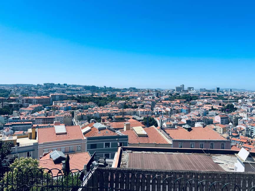 Lisbon: Private Guided TukTuk Tour Old Town 8-10 Spots - Practical advice for a smoother ride