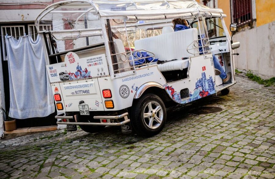 Lisbon: Private Historic Tour by Eco Tuk Tuk - Alfama, Mouraria, and a taste of old Lisbon