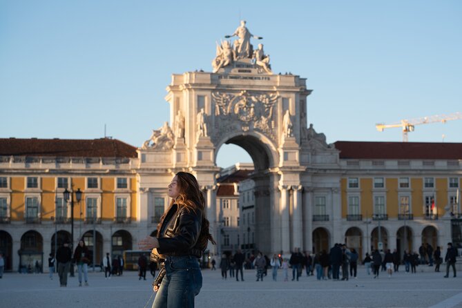 Lisbon: Private Professional Guided Tuk-tuk Tour - Two viewpoints with very different moods