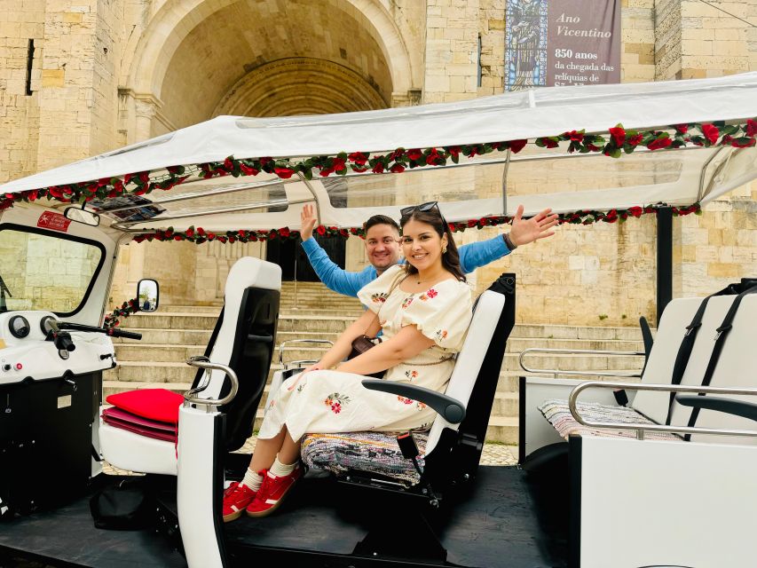 Lisbon: Private Sightseeing Tour by Tuk-Tuk - What the guides add to the experience