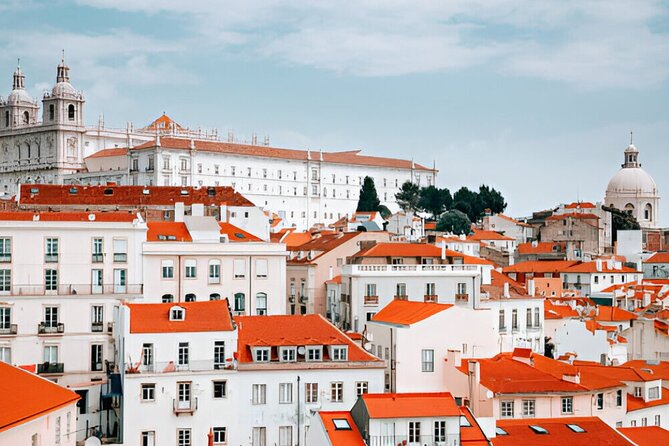 Lisbon: Private Tuk-Tuk City Tour - Alfama lanes and the King’s Fountain