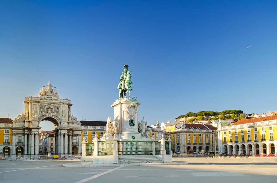 Lisbon: Private Tuk-Tuk City Tour With Local Guide - Meeting near Time Out Market or the Fado Museum