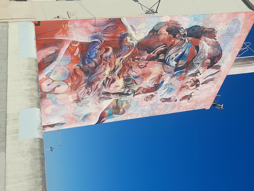 Lisbon: Private Tuk-Tuk Street Art Tour for 2,5 hours - Mouraria and Santa Maria Maior