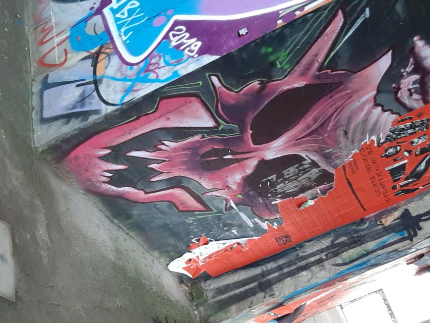 Lisbon: Private Tuk-Tuk Street Art Tour for 2,5 hours - What the $259 price really means