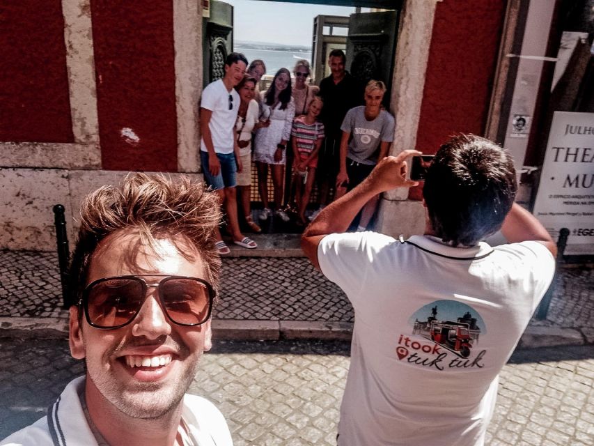 Lisbon: Private Tuk-Tuk Tour - Alfama and the city’s oldest streets