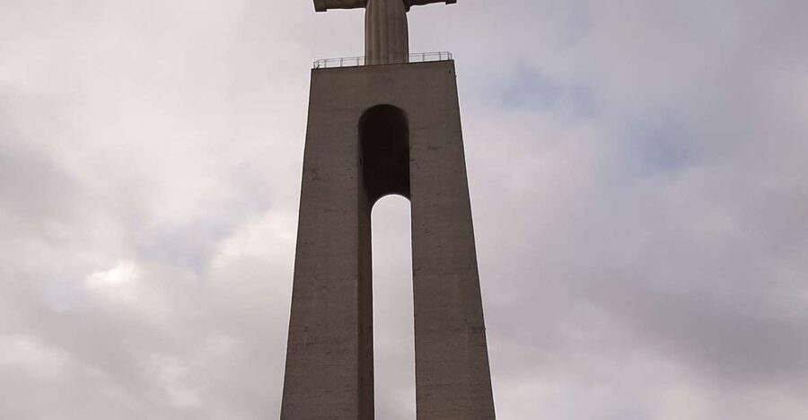 Lisbon: Private Tuk Tuk Tour Christ the King & Abril Bridge - Alcântara and the road toward the bridge