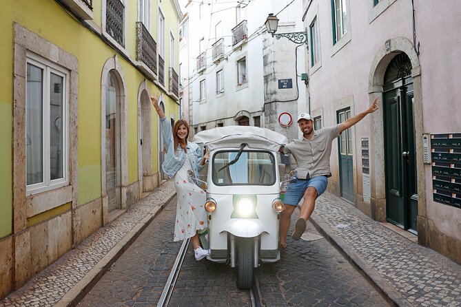 Lisbon Private Tuk Tuk Tour: City Highlights - Praça do Comércio and the riverfront center