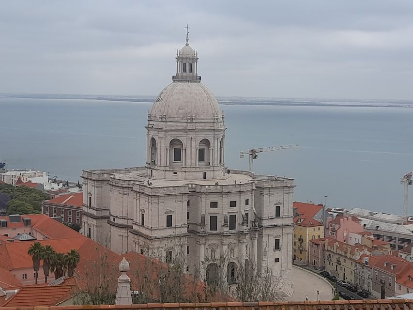 Lisbon: Private Tuk-Tuk Tour for 2 hours - Why a tuk-tuk works well in Lisbon
