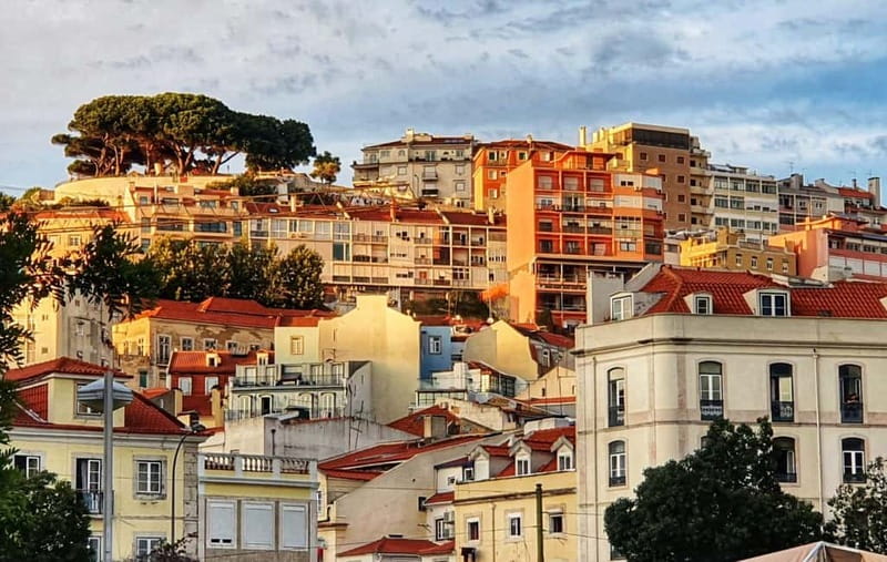Lisbon: Private Tuk-Tuk Tour of Old Town & Scenic Viewpoints - Key points to know before booking