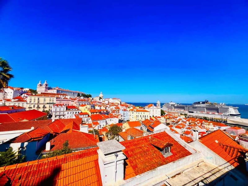 Lisbon: Private Tuk Tuk Tour with Polaroid Photos - Key points at a glance