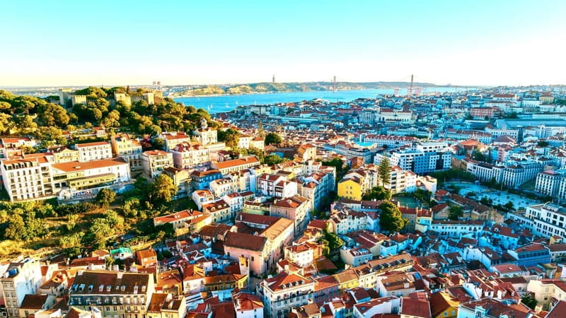 Lisbon: Private Tuktuk Tour with History & Music - Timing, comfort, and who should book