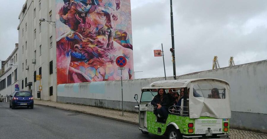Lisbon Street Art by Tuk Tuk : Graffiti & Murals Discovery - Meeting the artists at the first stops