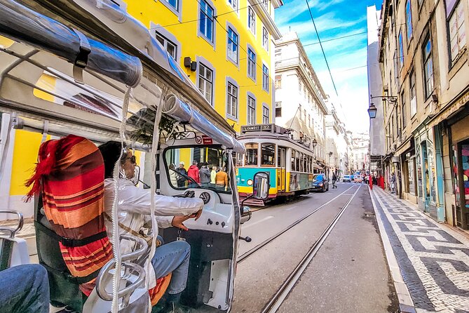 Lisbon tour Oldtown & Viewpoints on a tuktuk! - Alfama: the part best explored at walking speed