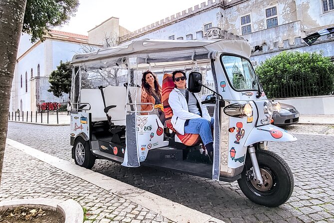 Lisbon tour Oldtown & Viewpoints on a tuktuk! - Portas do Sol: Lisbon opens toward the Tagus