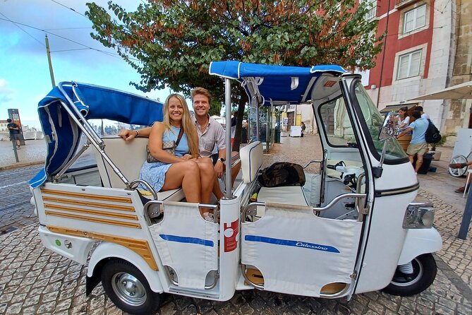 Lisbon Tuk Tuk Tour – 1-Hour Old Town Experience - Lisbon Cathedral, a short stop with real weight
