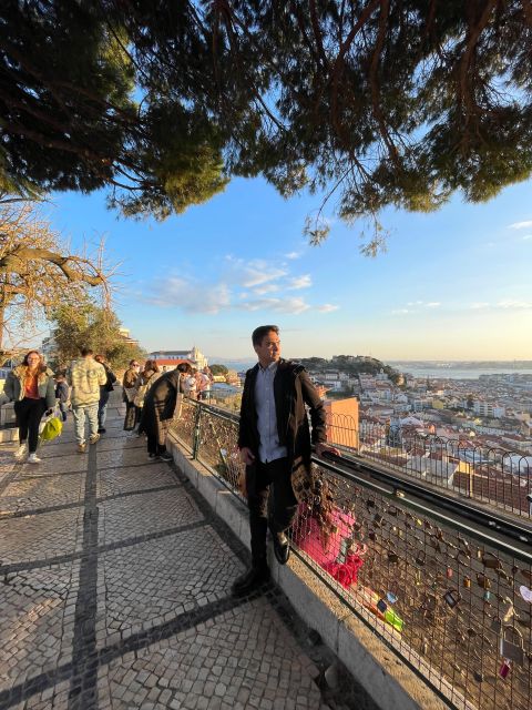 Lisbon: Tuk Tuk with hotel pick up and the best of old city - Key points to know before booking