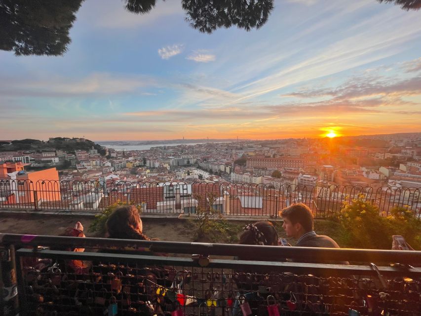 Lisbon: Tuk Tuk with hotel pick up and the best of old city - What the $58 price really buys you