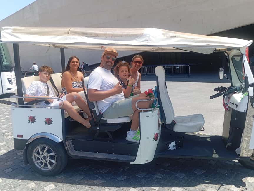 Lisbon. Tuktuk tour, Alfama & Historic city tour - Lisbon’s city center between old and modern