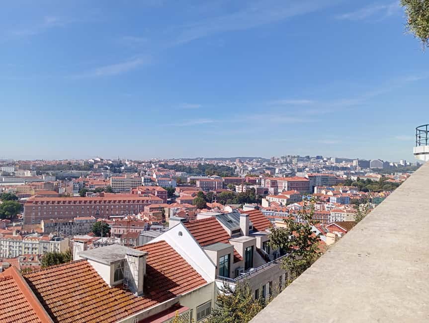 Lisbon. Tuktuk tour, Alfama & Historic city tour - Tea, coffee, and a less hurried pace