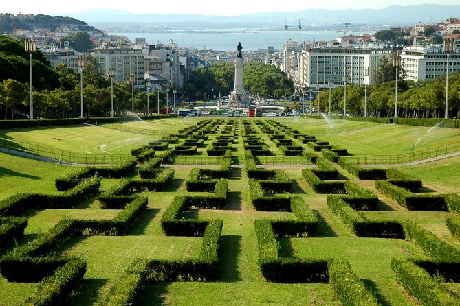 Lisbon Viewpoints Tuk Tuk Tour - Parque Eduardo VII begins the city survey