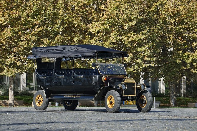 Lisbon Vintage Tuk Tuk Private Tour: Lisboa & Belém with pickup - São Vicente and Senhora do Monte
