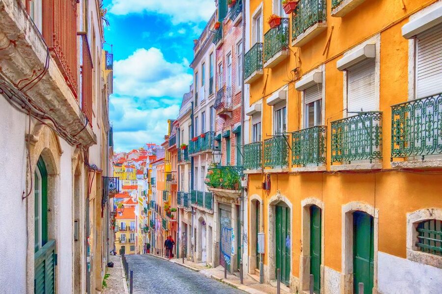 Lisbon with Tukxi: From East to West Private Tour by Tuk Tuk - Guides make the difference
