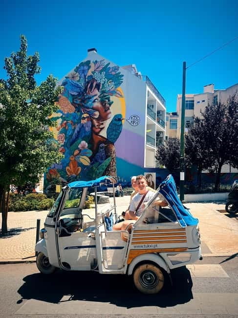 Lisbon with Tukxi: Historical Secrets by Tuk-Tuk - Santa Luzia, the Cathedral and Portas do Sol