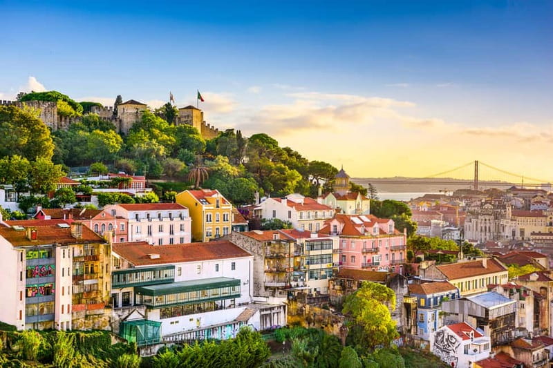 Lisbon with Tukxi: Historical Secrets by Tuk-Tuk - Mouraria, where Lisbon meets the wider world