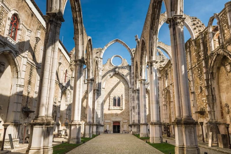 Lisbon with Tukxi: Historical Secrets by Tuk-Tuk - What the guide adds to the ride