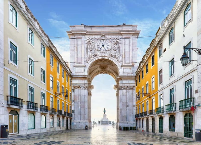 Lisbon with Tukxi: Historical Secrets by Tuk-Tuk - Timing, pickup and practical limits