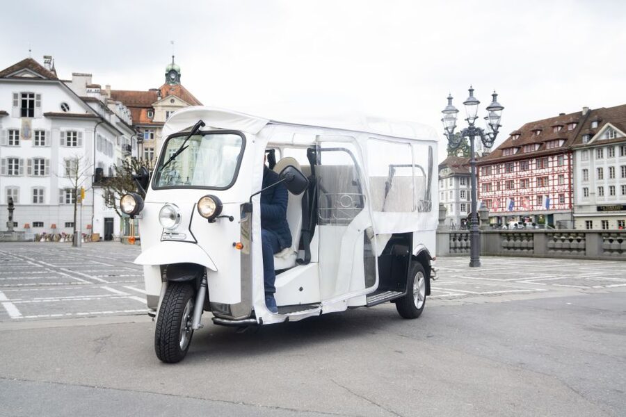 Lucerne: eTukTuk City Tour - What the private format adds