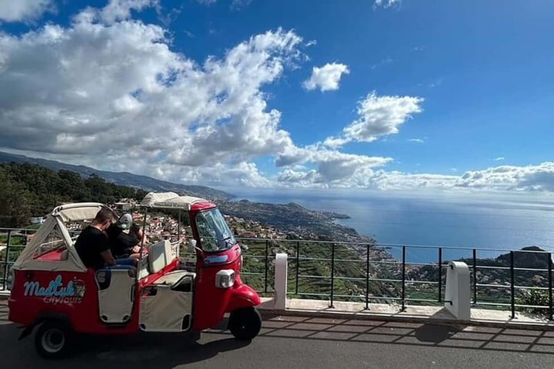 Madeira: Cabo-Girão Skywalk + Câmara de Lobos Tuk-Tuk Tour - Key points at a glance